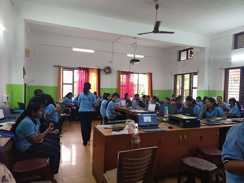 പ്രമാണം:16002 lk2025-28 batch1 4.jpg