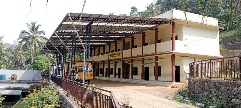 പ്രമാണം:18340 School.jpg