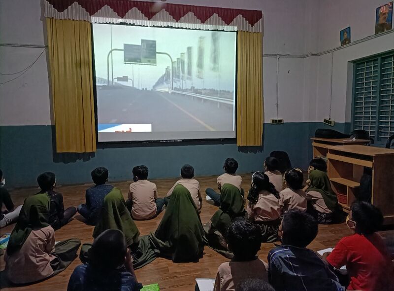 പ്രമാണം:19409 ലാബ്.jpg