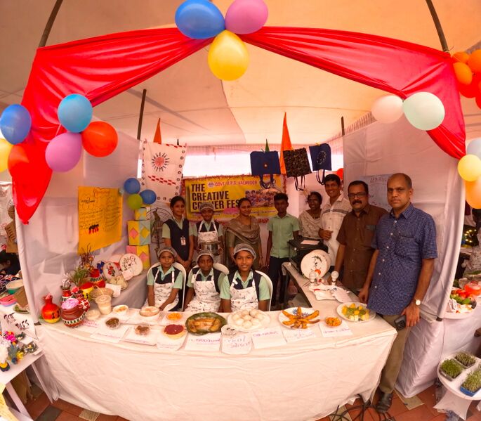 പ്രമാണം:31262-valavoor-creative fest3.jpg