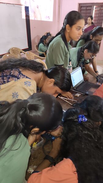 പ്രമാണം:38004 class at vadakadathucavu.jpeg