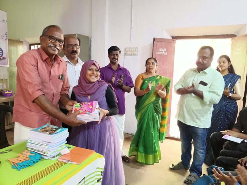 പ്രമാണം:44553 Prav4.jpg