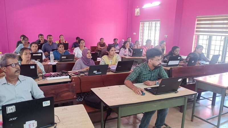 പ്രമാണം:Drcmlp training 8 18.jpg