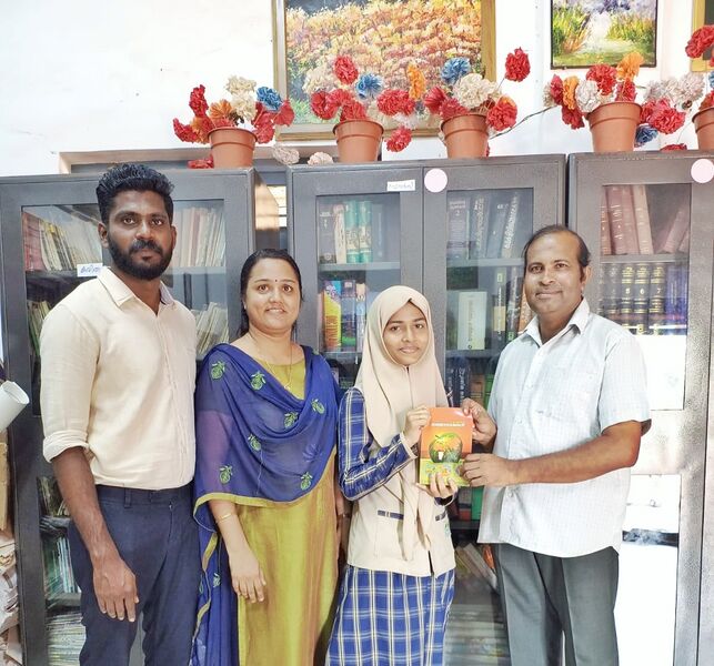 പ്രമാണം:13055 libraryj.jpeg