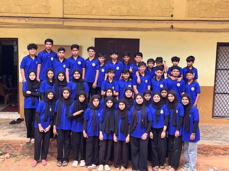 പ്രമാണം:18068-LITTLE KITES UNIFORM EPIC6479.JPG