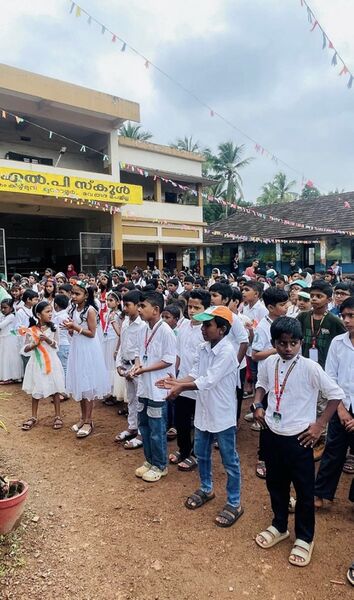 പ്രമാണം:19855-Independence day3.jpg