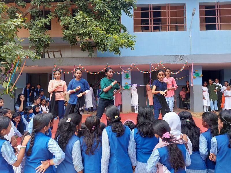 പ്രമാണം:20062 Independence Day Dance.jpg