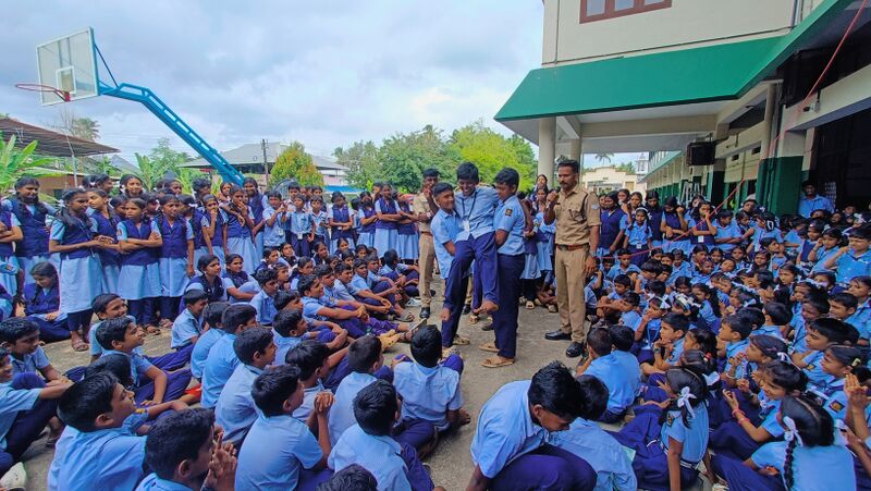 പ്രമാണം:22071-TSR-fireandsafety1.jpg