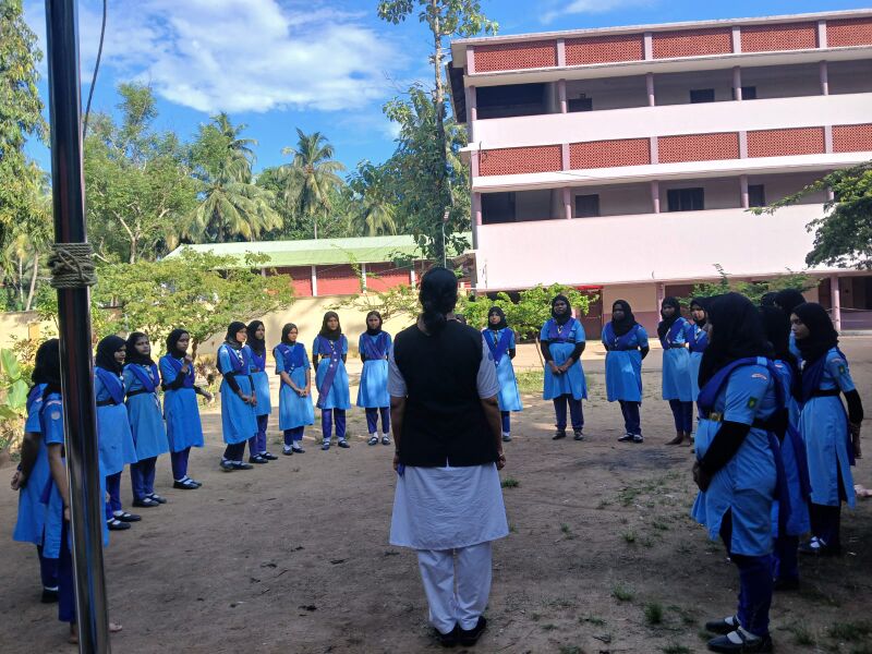 പ്രമാണം:24040 Guides Unit.jpeg