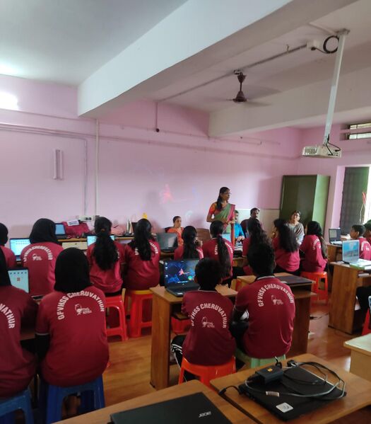 പ്രമാണം:12039 lkcamp1.jpg