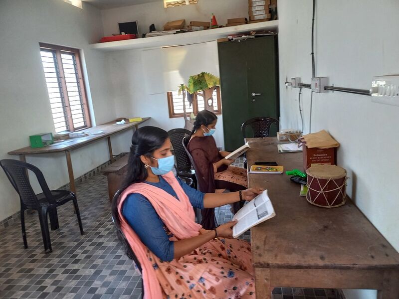 പ്രമാണം:14459.reading room.jpg