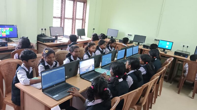 പ്രമാണം:15070 HITECH LAB.jpg