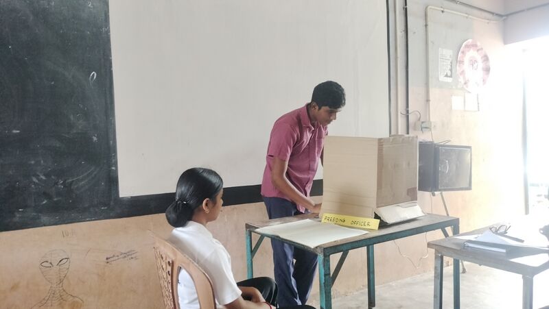 പ്രമാണം:21068 pkd election 1.resized.jpg