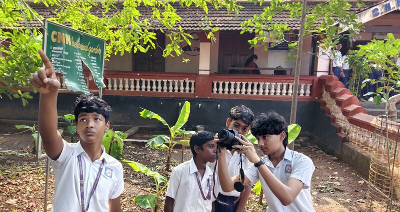 പ്രമാണം:22002lkcamp125-28.jpeg