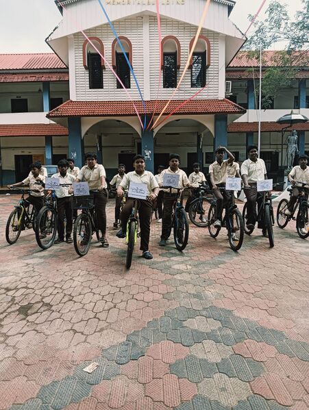 പ്രമാണം:36021 cycle day.jpeg