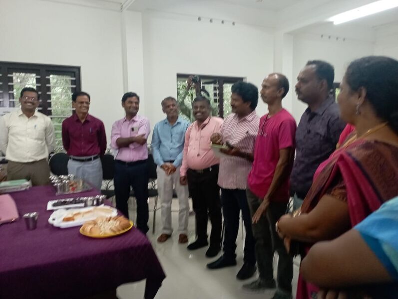 പ്രമാണം:44354 TAMILNADU TEAM VISIT .jpg