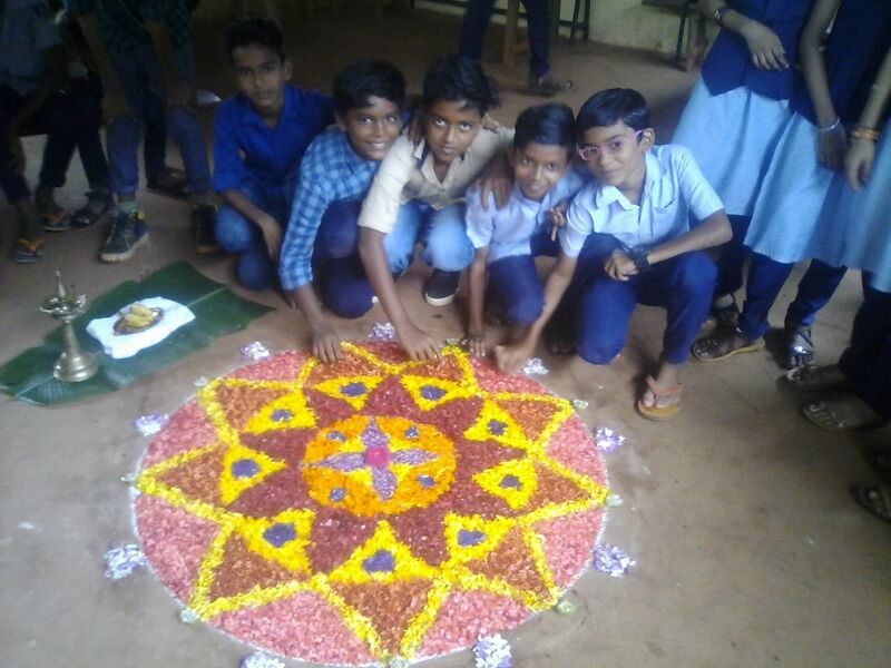 പ്രമാണം:48550onam.jpg