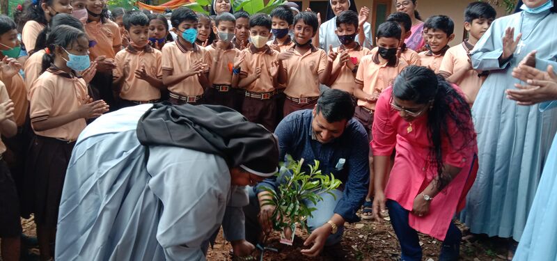 പ്രമാണം:GHANDHIMARAM (2).jpg