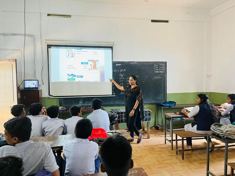 പ്രമാണം:Hitech class 3.jpeg