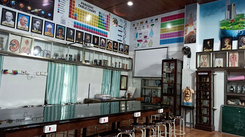 പ്രമാണം:12001 science lab.jpg