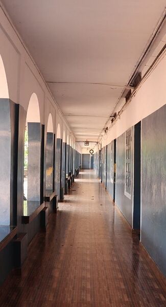 പ്രമാണം:16007-school photo 2.jpg