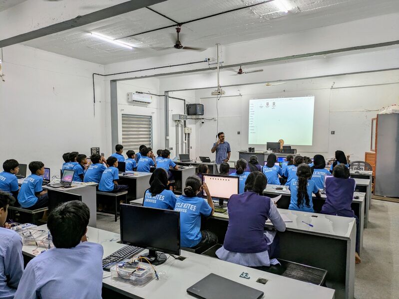 പ്രമാണം:16064 Preliminarycamp.jpg