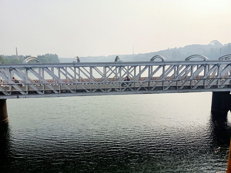 പ്രമാണം:17538 Feroke Bridge.jpg