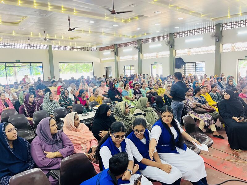 പ്രമാണം:19026-lk parent class1.jpg