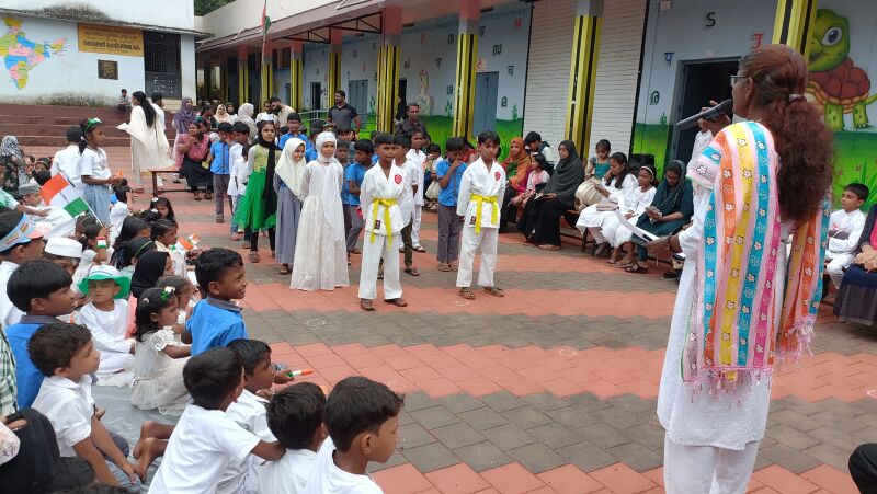 പ്രമാണം:19808-karatte udghadanam (3).jpeg