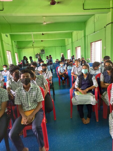 പ്രമാണം:25068 YIP training by L;K in 2022 october 1.jpg