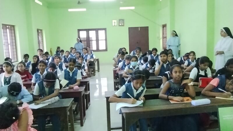 പ്രമാണം:31076 KTM VAYANA 7.resized.jpg
