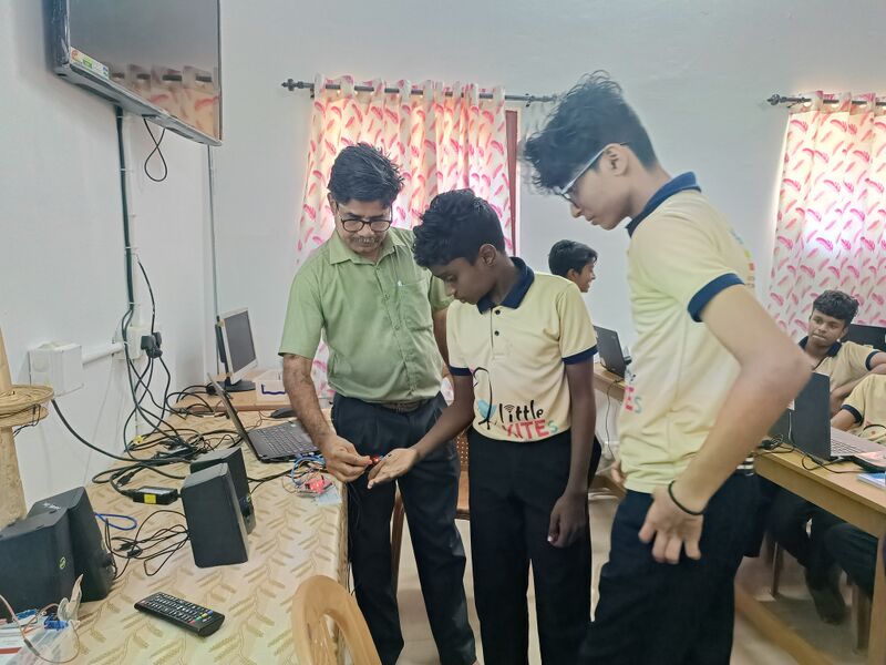 പ്രമാണം:34046 pre5.jpg