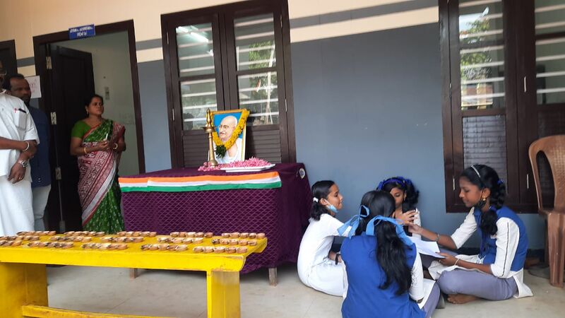 പ്രമാണം:44354 SMRUTHI 2.jpg