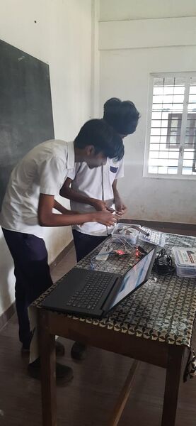 പ്രമാണം:LK22-25 KKD 47106 2.jpg