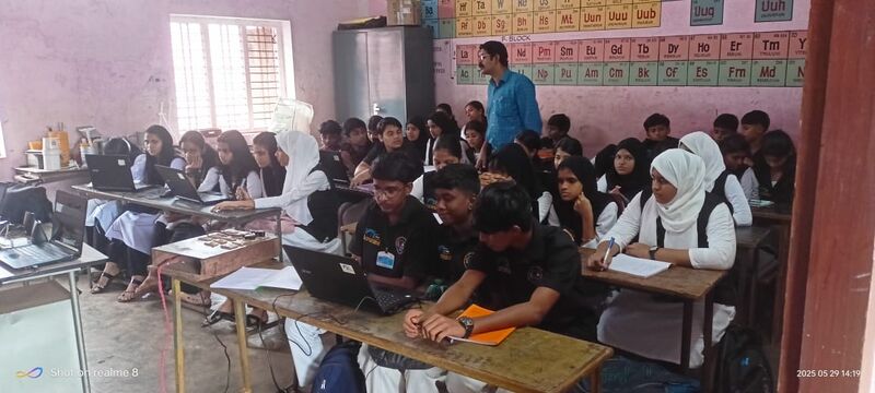 പ്രമാണം:Lk21080schoolcamp2024-27 2.jpg