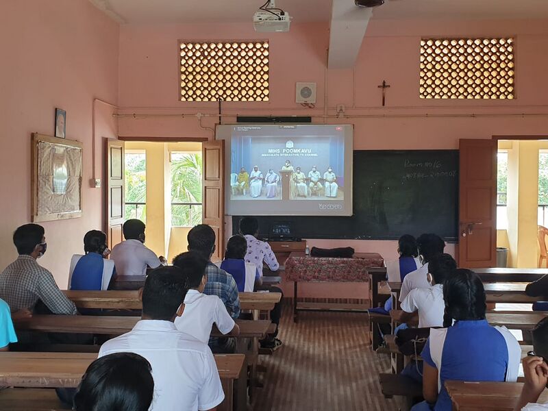 പ്രമാണം:Thirike 35052 (2).jpg