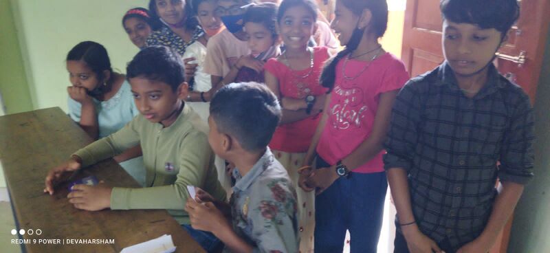 പ്രമാണം:12336school parlament.jpeg