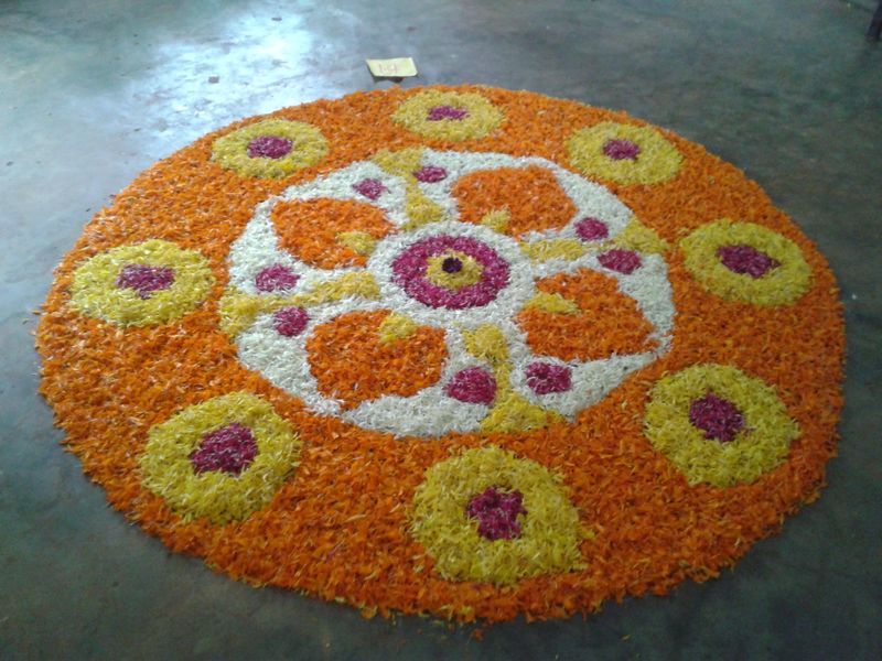 പ്രമാണം:13121 onam 2014 9.jpg