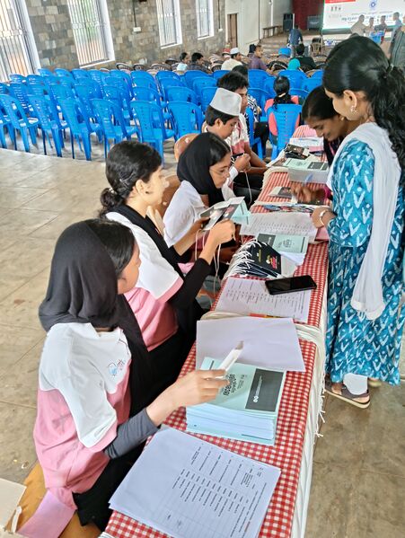 പ്രമാണം:18032-lk-regisration duty.jpg