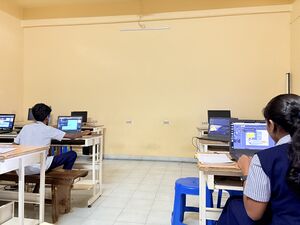 28022 softwarefreedomday postermaking.JPG