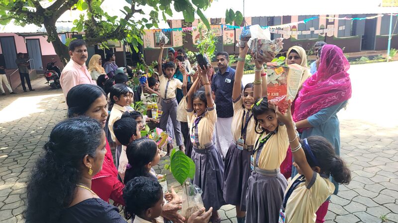 പ്രമാണം:29228 cha8.jpg