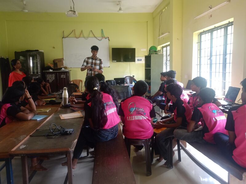 പ്രമാണം:36065 camera training 251.jpg