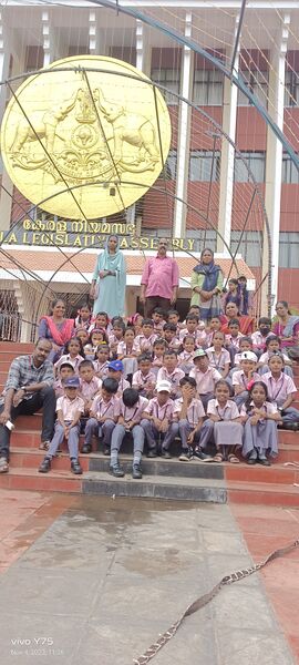 പ്രമാണം:44223 keraleeyam visit.jpg