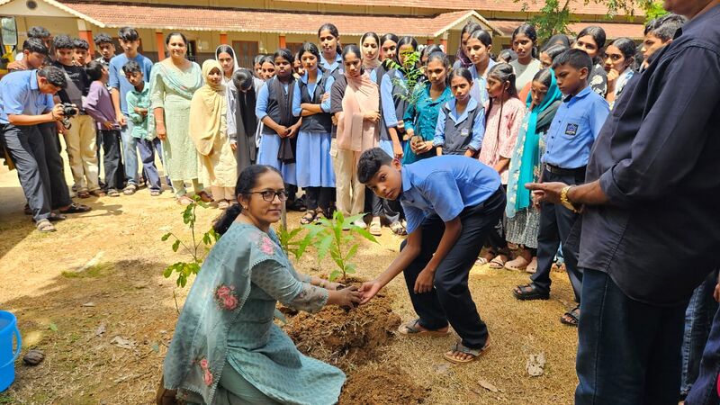 പ്രമാണം:47084 jun5.jpeg