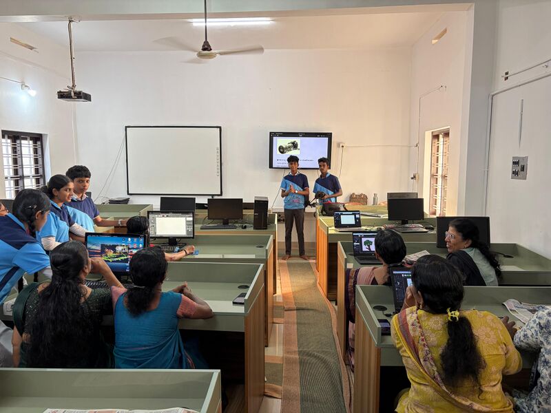 പ്രമാണം:Chss comptr class,for kudumbasree..jpg