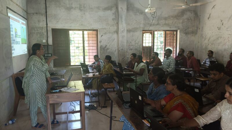 പ്രമാണം:Drcmlp training 8 28.jpg