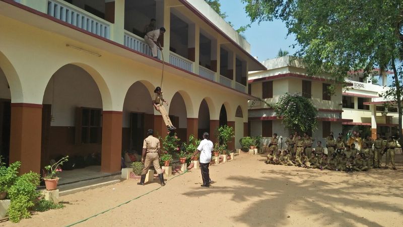 പ്രമാണം:Fire and rescue 43065.jpg