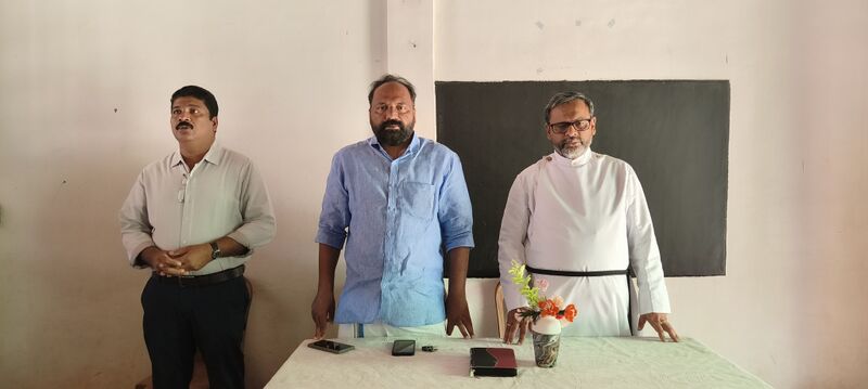 പ്രമാണം:Pravesanothsavam 38047.jpg