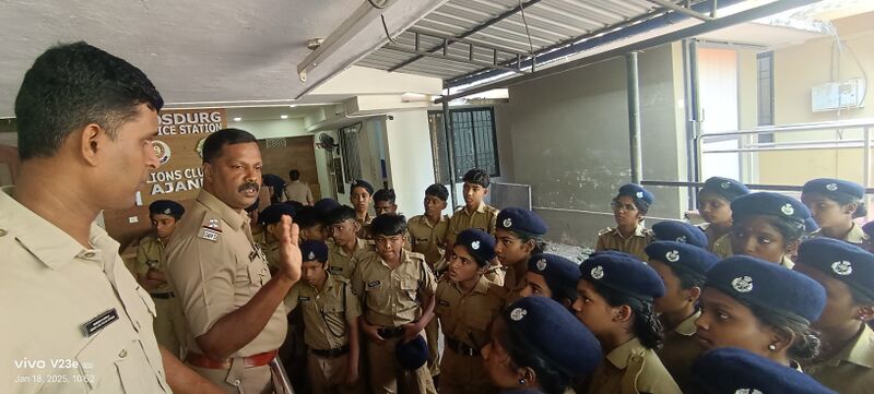 പ്രമാണം:12017 spc2025 3.jpeg