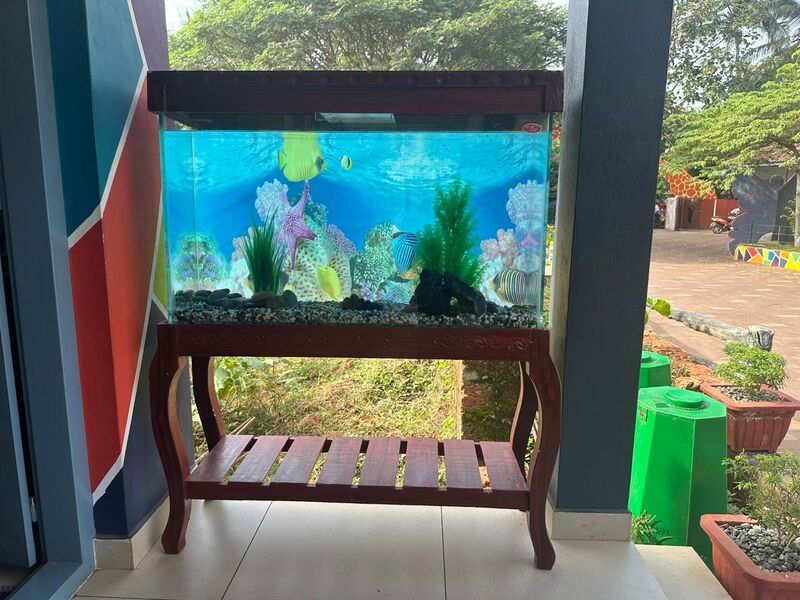 പ്രമാണം:19843-MLP-AMLPS PADINJAREKKARA-SCHOOL AQUARIUM.jpg